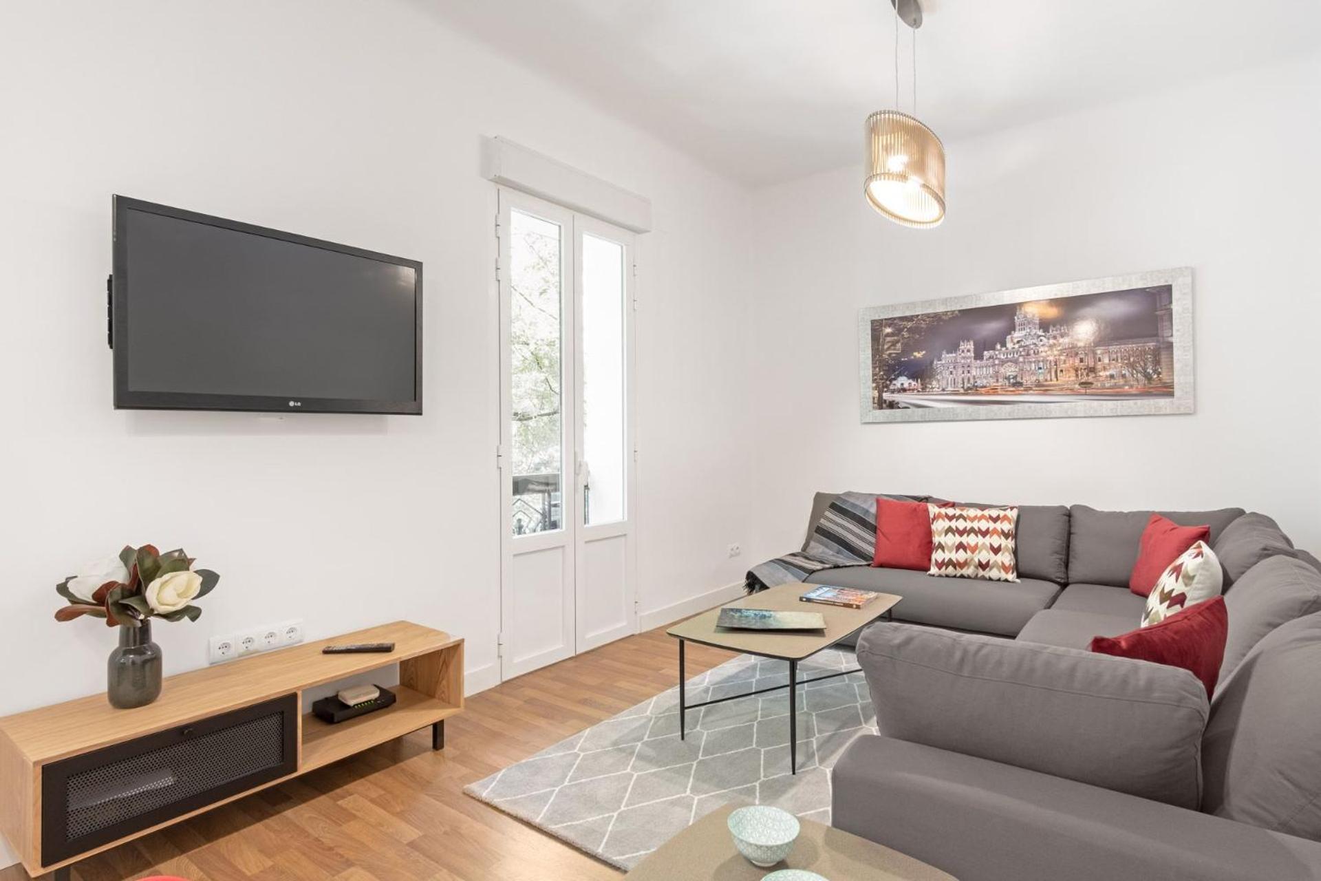 General Pardinas Ii Apartment *